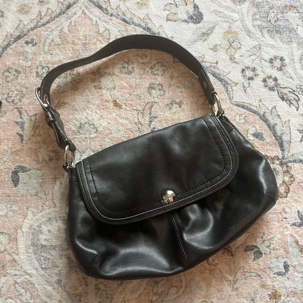 Vintage Coach Black Leather Shoulder Bag